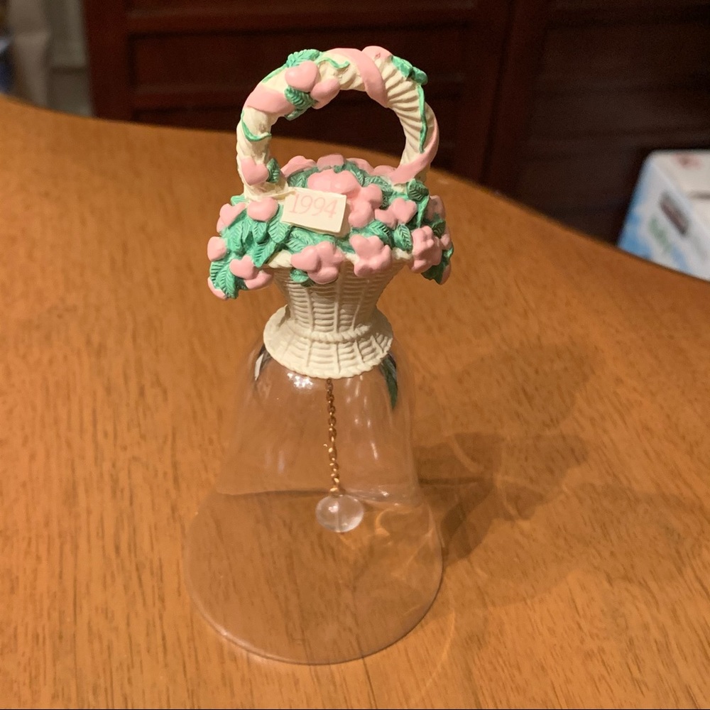 Avon 1994 “Basket of Love” Crystal Dinner Bell
